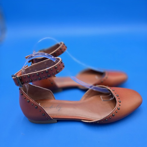 Wonderly Eloise Studded Ankle Strap‎ Flats 8M Cognac $75 Retail - Picture 1 of 7